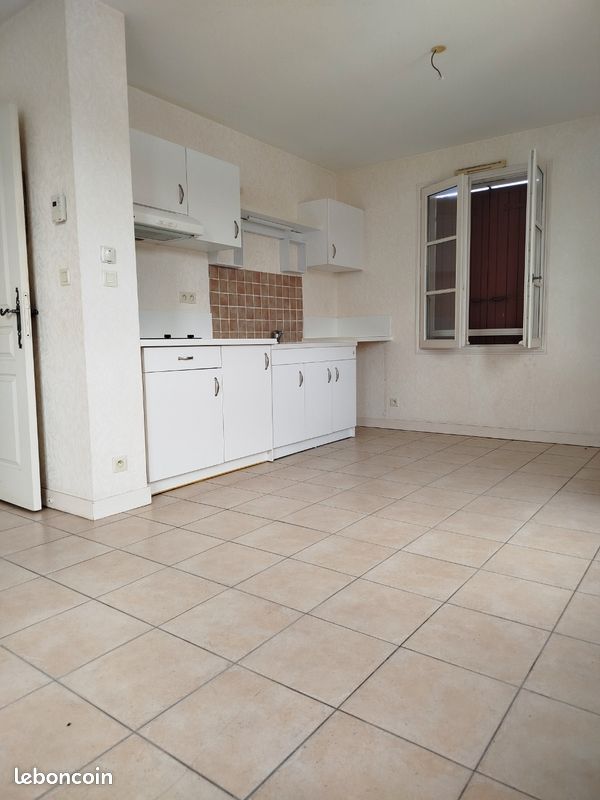 Appartement 2 pièces 50 m² · à Courçon · 50 m² · 617 €/mois