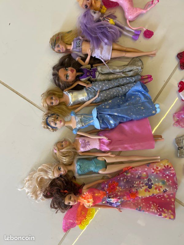 Lot de barbie (image 2)