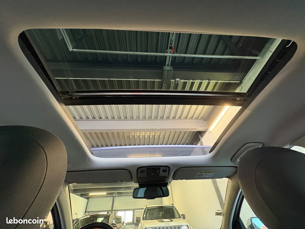 KIA CEED GT-Line 126cv - TOIT OUVRANT/APPLE CARPLAY/CAMÉRA DE RECUL/RADARS/JANTES 17" (image 26)