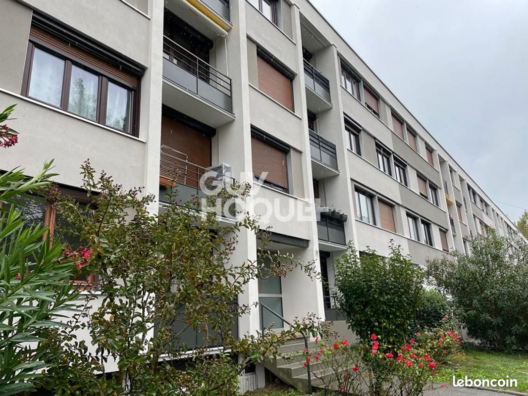 Parking Meylan · 90 €/mois