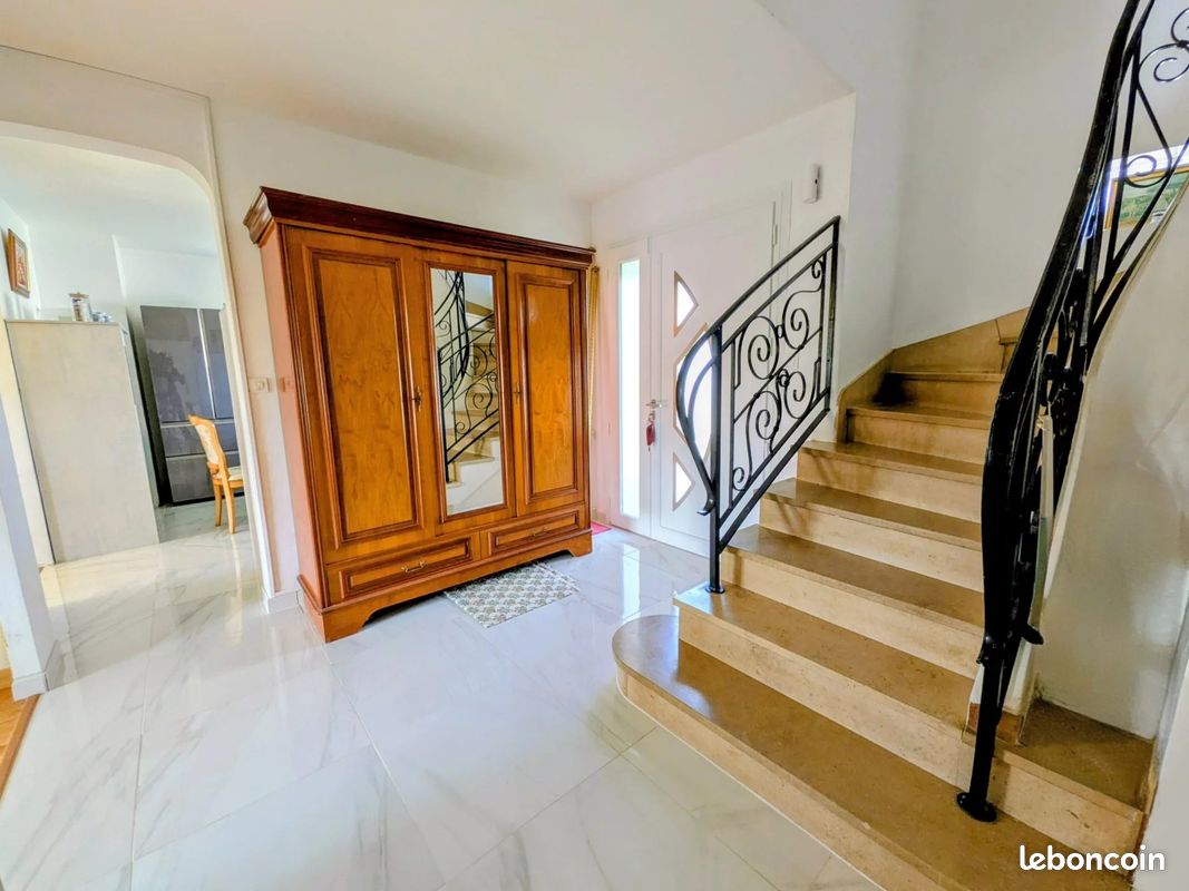 Maison 7 pièces 164 m² · à La Ferté-sous-Jouarre · 164 m² · 260 000 €