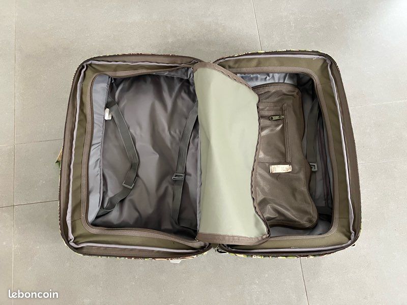 Valise à roulettes de marque Roxy (image 3)