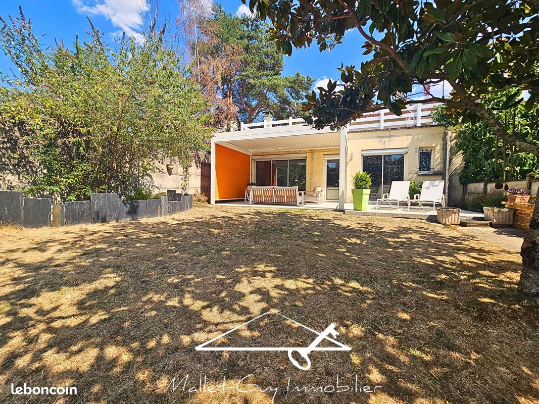 Maison 8 pièces 204 m² · à Limoges · 204 m² · 296 800 €