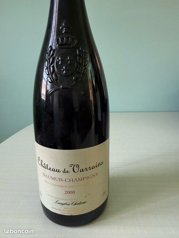 Cette bouteille de Château de Varrains 2000 est un vin rouge de l'appellation Saumur-Champigny, élaboré par Langlois-Château (image 2)