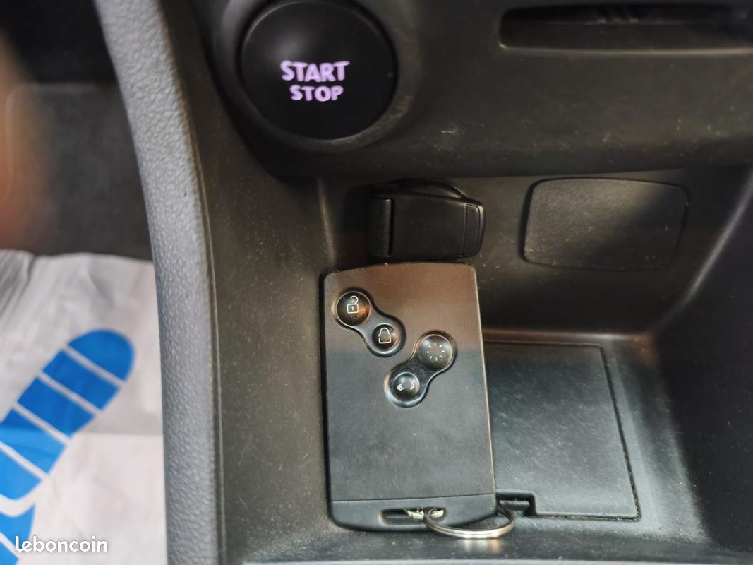 RENAULT CLIO 0.9 TCe 90 CH GENERATION PHASE 2 / RADAR DE RECUL / REGUL / LIMIT / BLUETOOTH / LED / GARANTIE (image 25)