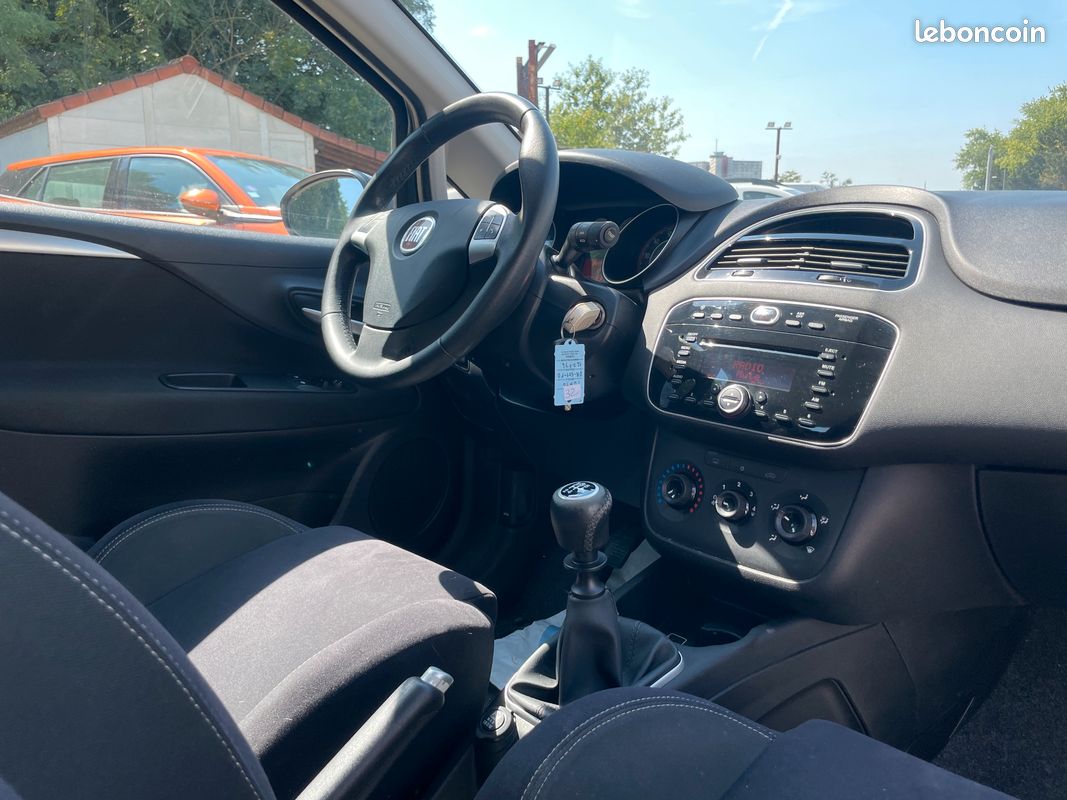 Fiat punto iii (3) 1.2 8v 69 italia 5p (image 7)
