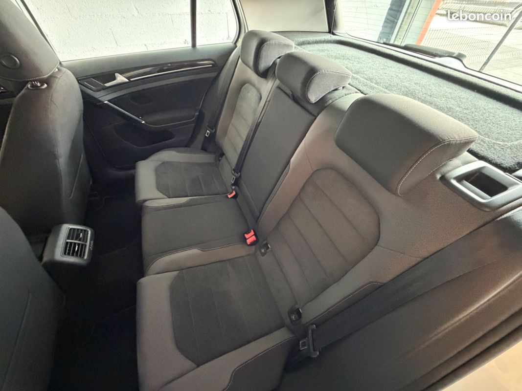 Volkswagen Golf VII Berline Carat BMT DSG CAMERA/CARPLAY/RADARS AV&ARR/ACCÈS ET DÉMARRAGE SANS CLÉ (image 11)