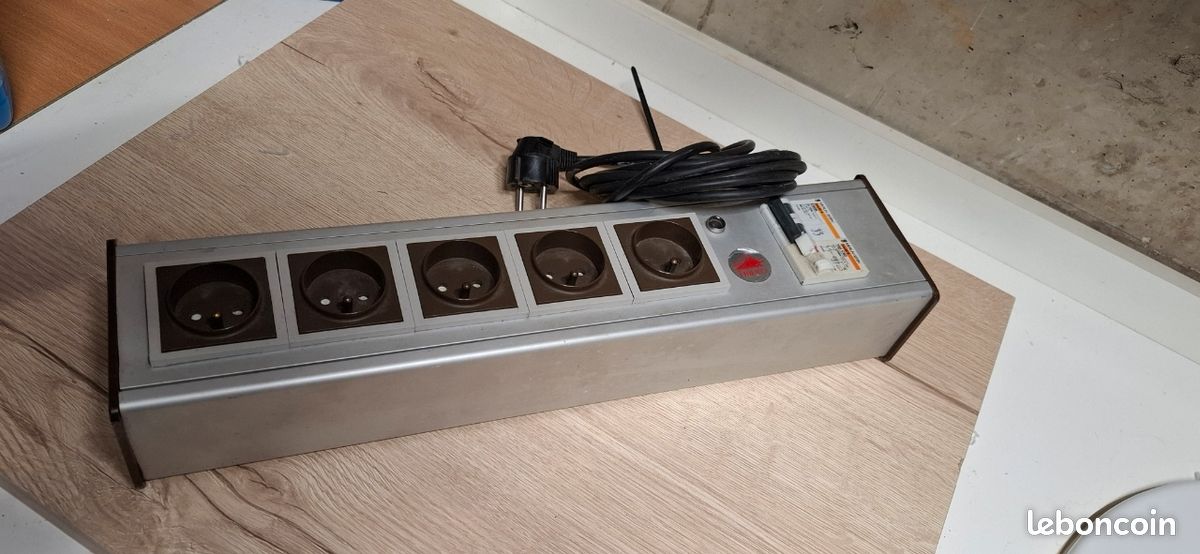 Multiprise électriques (image 1)