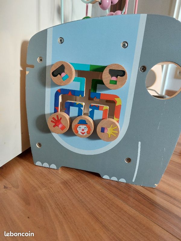 Cube d'activités en bois (image 2)