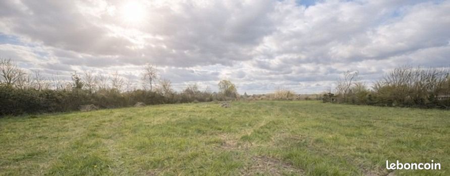 Terrain 1044 m² · à Livarot-Pays-d'Auge · 53 000 €