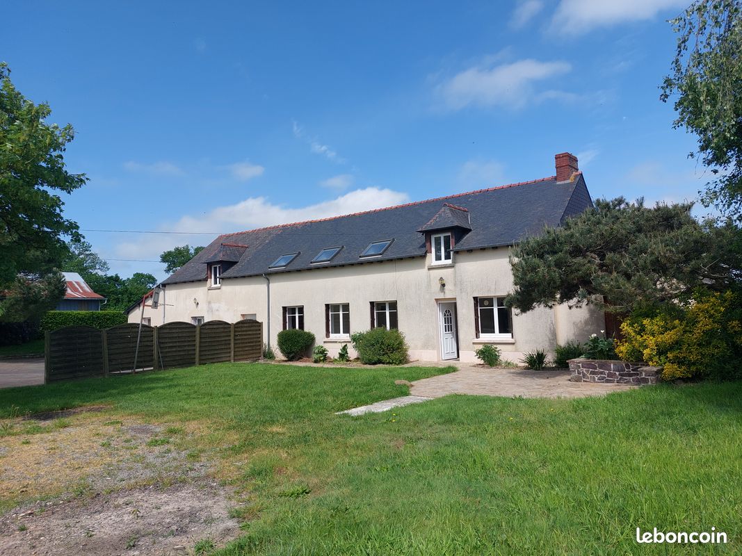 Maison 9 pièces 224 m² · à Montauban-de-Bretagne · 224 m² · 280 000 €
