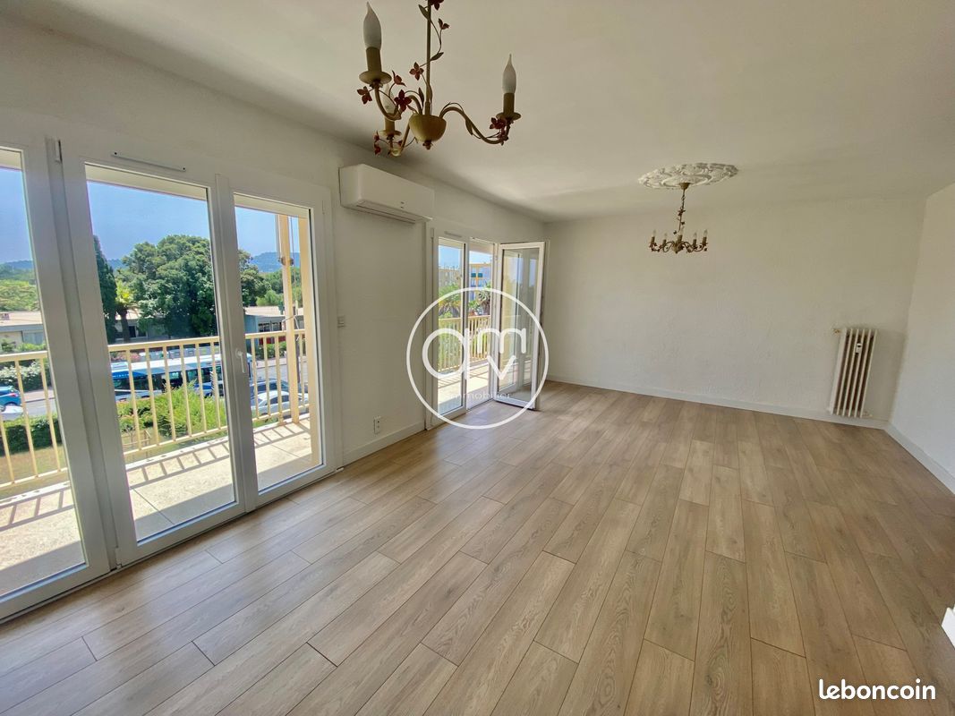 Appartement 3 pièces 69 m² · à Hyères · 69 m² · 1 100 €