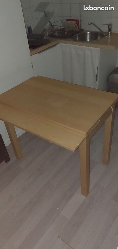 Table en bois (image 2)