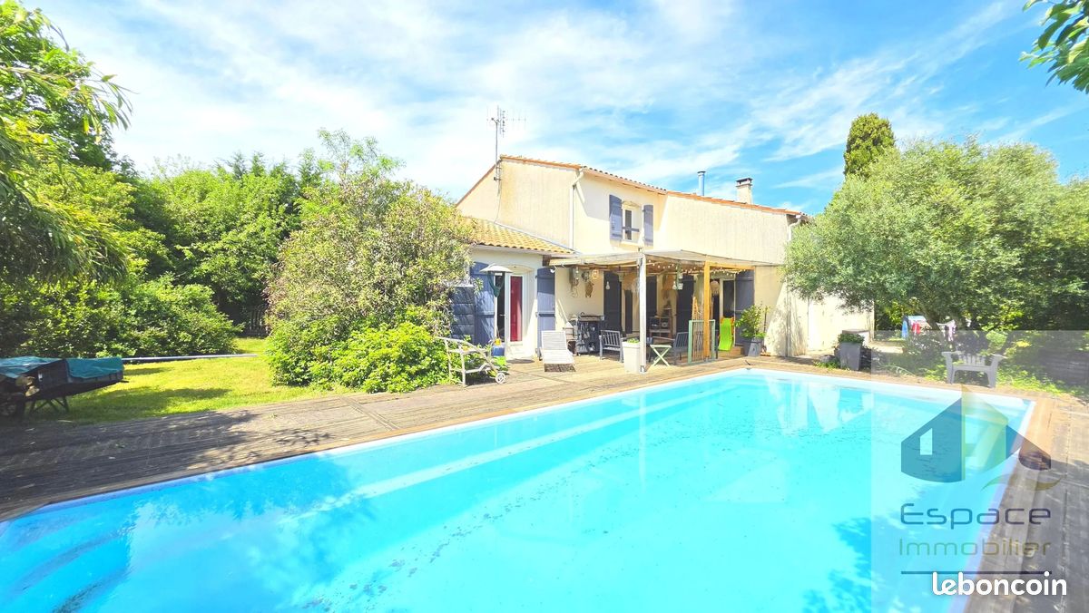 Maison 6 pièces 163 m² · à Rochefort · 163 m² · 438 500 €