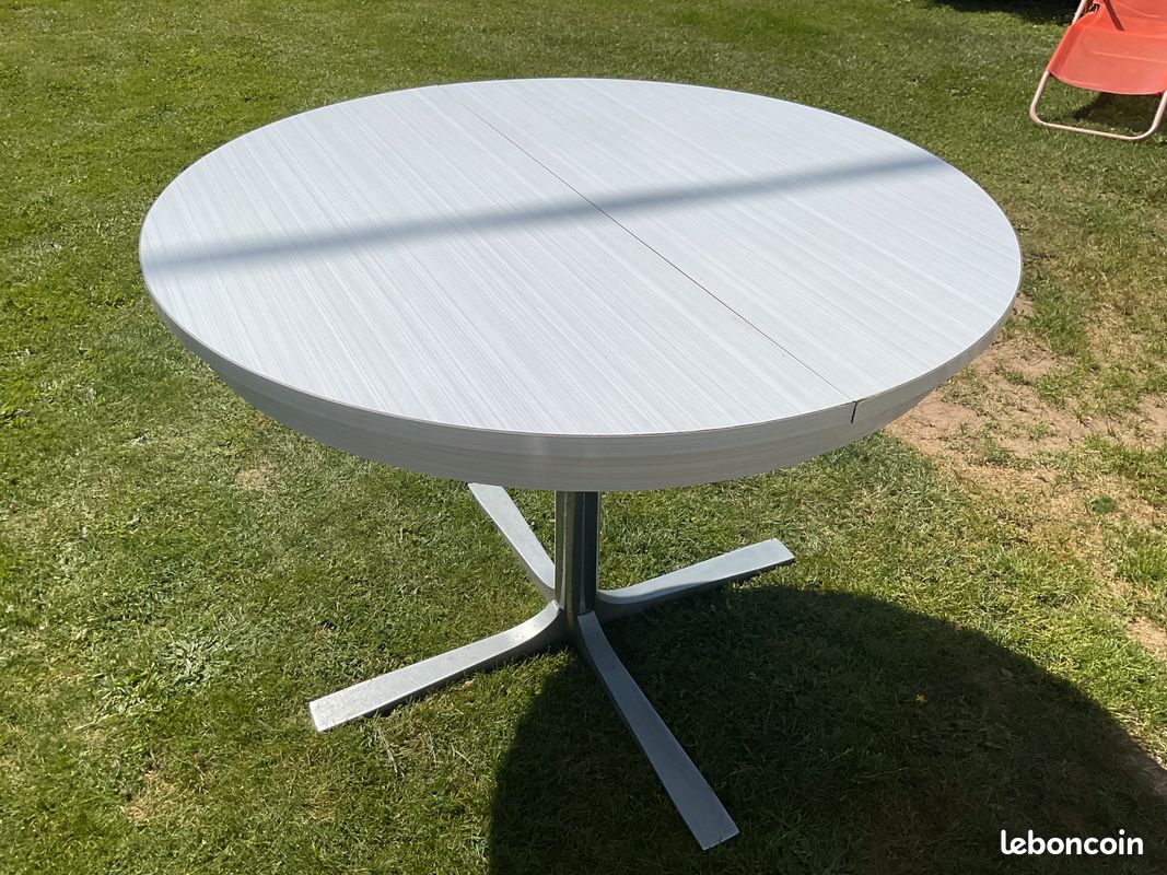 Table ronde formica (image 1)