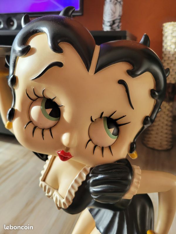 Statue betty boop en résine serveuse robe bleu hauteur 94 cm | Prin