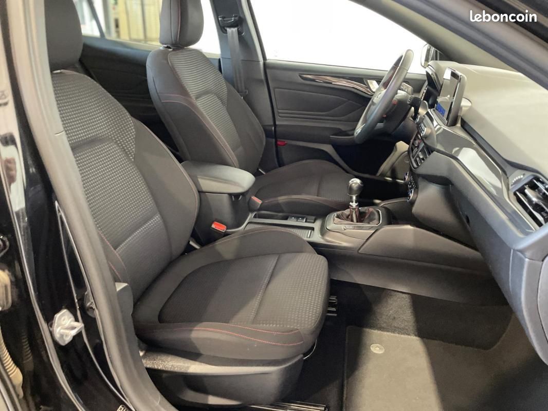 Ford Focus 1.0 EcoBoost 125 S&S ST Line (image 10)