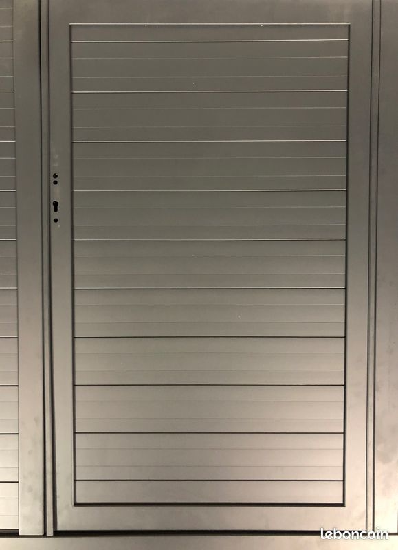 Portail coulissant aluminium 4x2m – Portillon inclus (image 2)