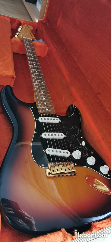 Guitare Fender Stratocaster SRV Stevie Ray Vaughan USA (image 1)