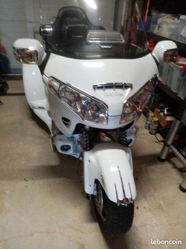 Moto 1800 goldwing (image 1)