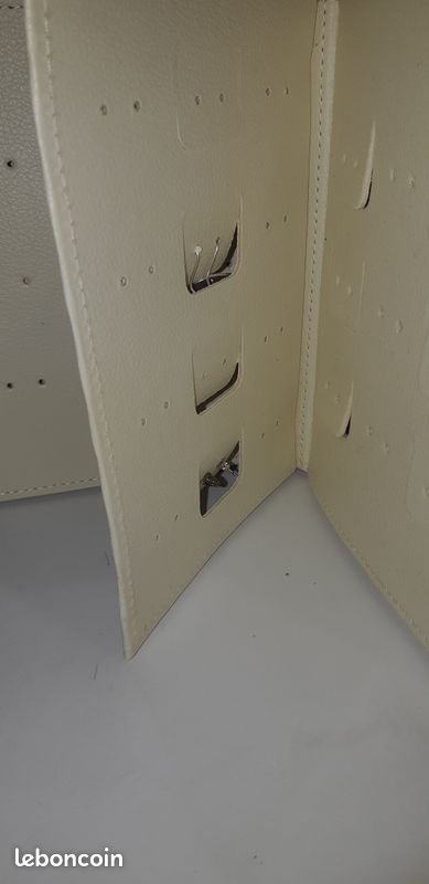 Livre pour boucle d'oreilles (image 2)