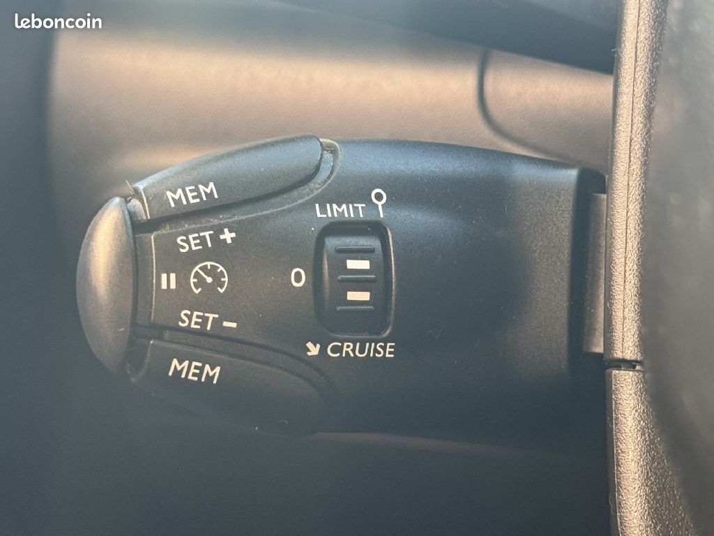Citroën C3 BlueHDi 100 SetS BVM5 Graphic (image 9)