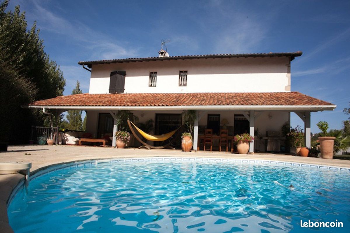 Maison 5 pièces 210 m² · à Saint-Jean-de-Luz · 210 m² · 2 580 €/mois