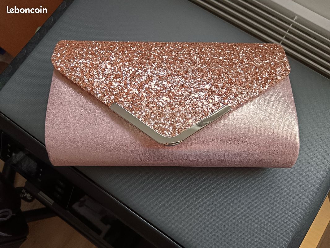 Robe de demoiselle d'honneur et sa pochette (image 3)