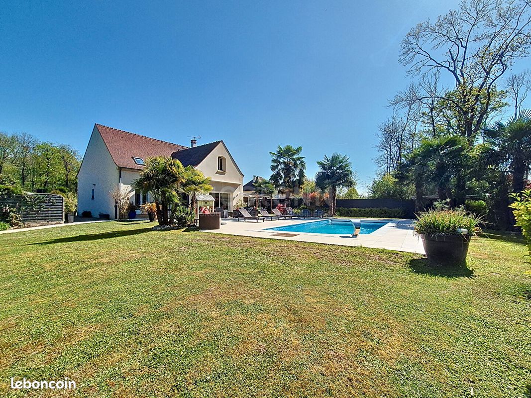 Maison 9 pièces 250 m² · à Gouvieux · 250 m² · 1 150 000 €