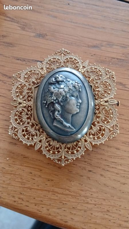 Broche Camée Vintage - Métal Couleur Laiton Avec Chérubins Et Paysage - Bijou Fantaisie Femme