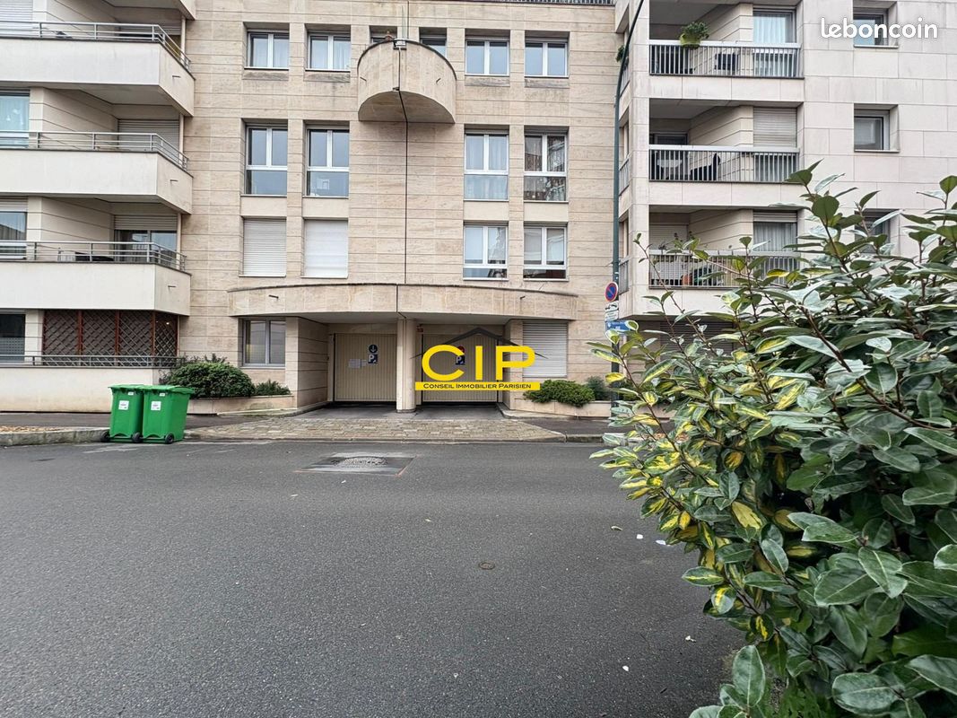 Parking 21 m² · à Asnières-sur-Seine · 21 m² · 120 €/mois