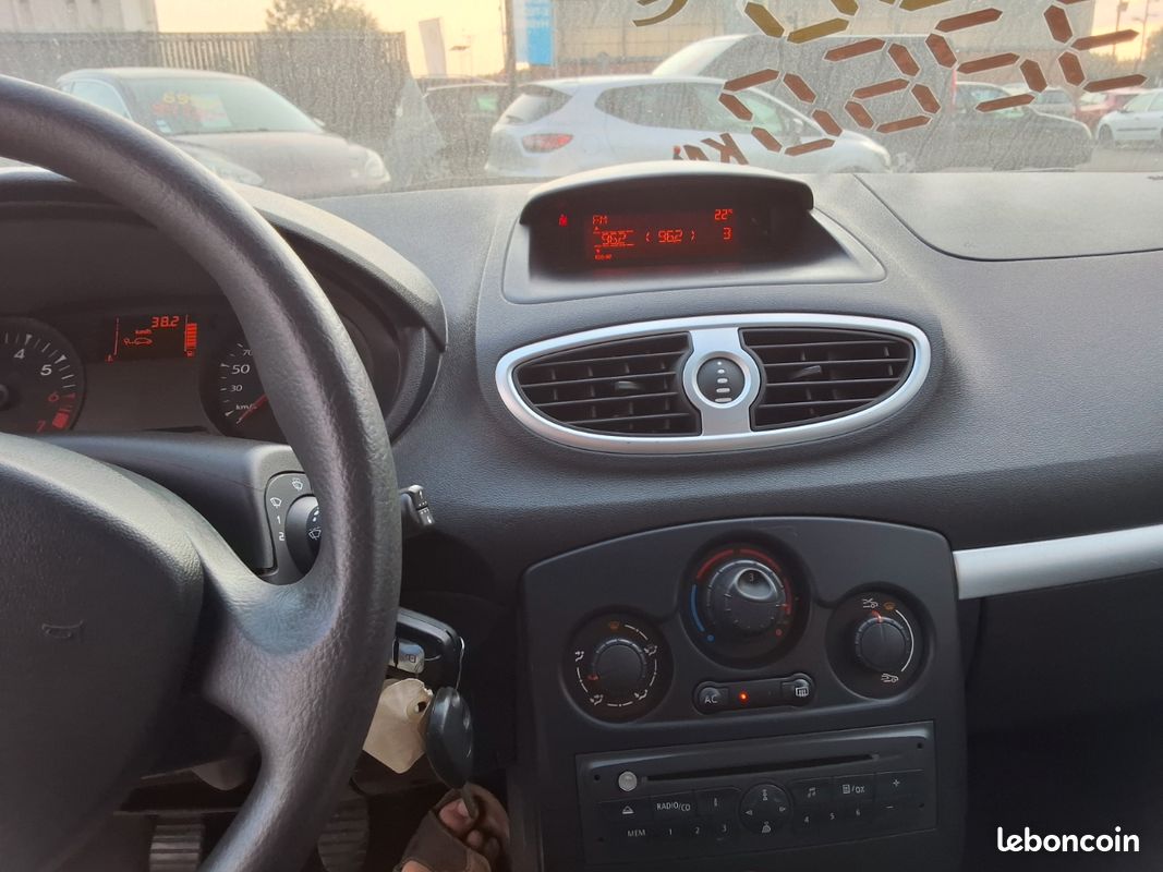 Clio 3 phase 2 1.2 75 ch expression clim (image 9)
