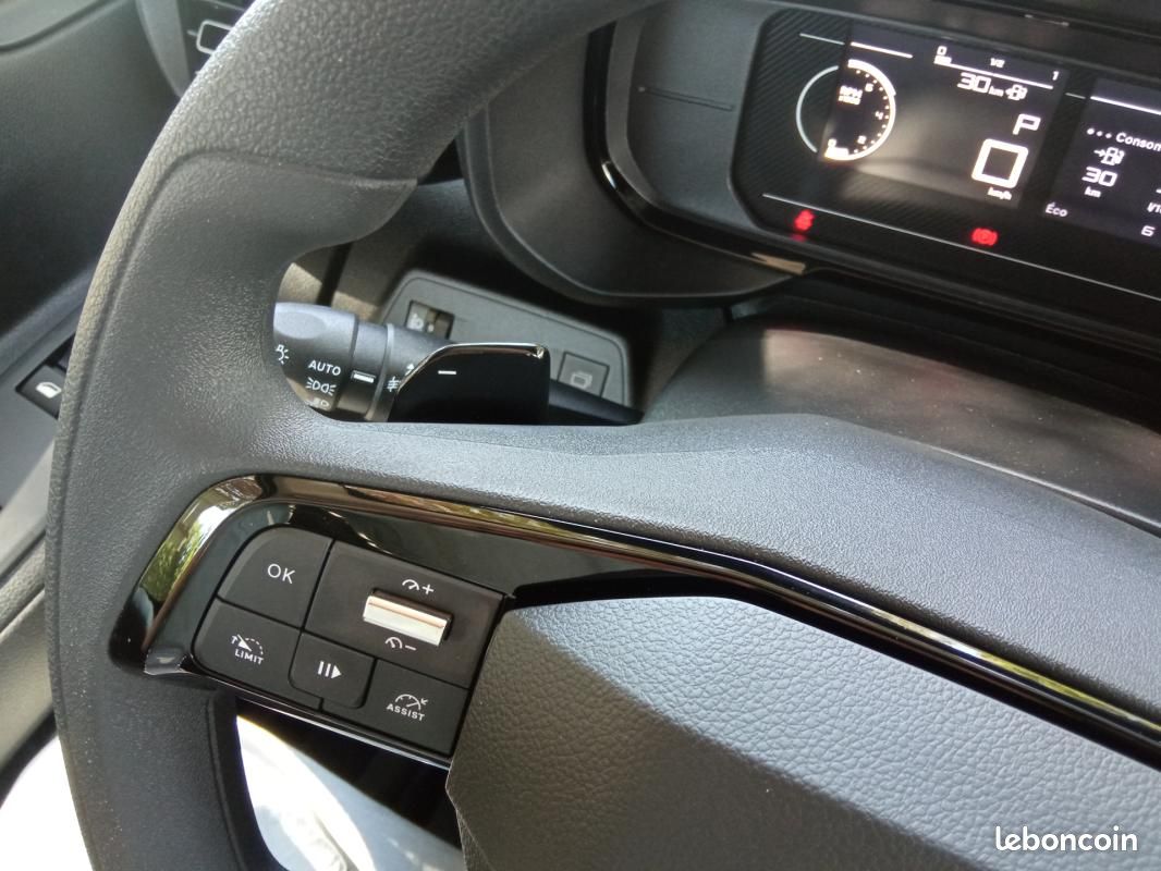 Toyota Proace City FOURGON MEDIUM 1.5L 130 D-4D BVA START+PACK CONFORT+3 PLACES MODUWORK+CARPLAY+... (image 12)