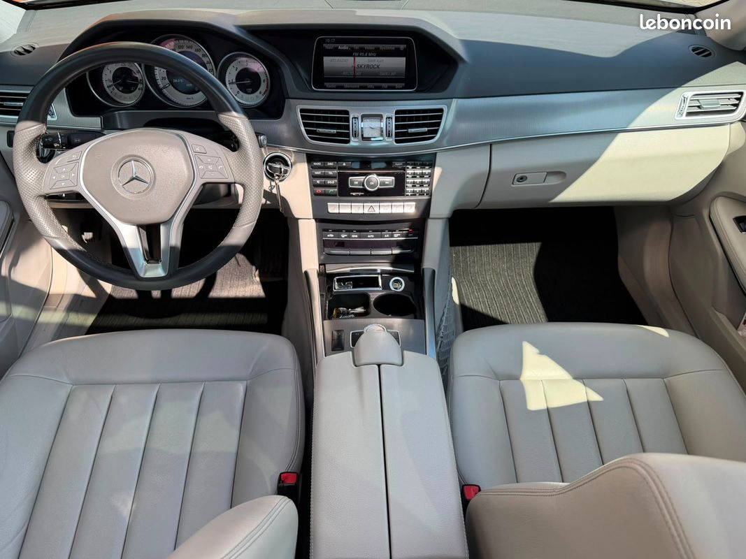 MERCEDES-BENZ Classe E Berline 220 CDi 2.1 CDI 16V DPF BlueEFFICIENCY 7G-TRONIC 170 cv - TOIT OUVRANT - SIEGES ELECTRIQUES (image 4)