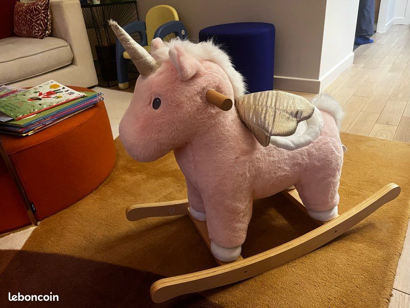 Vends licorne à bascule peluche (image 1)