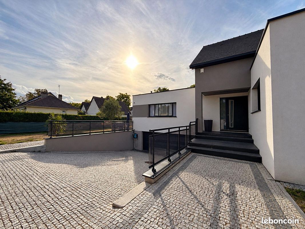 Maison 7 pièces 200 m² · à Le Grand-Quevilly · 200 m² · 470 000 €