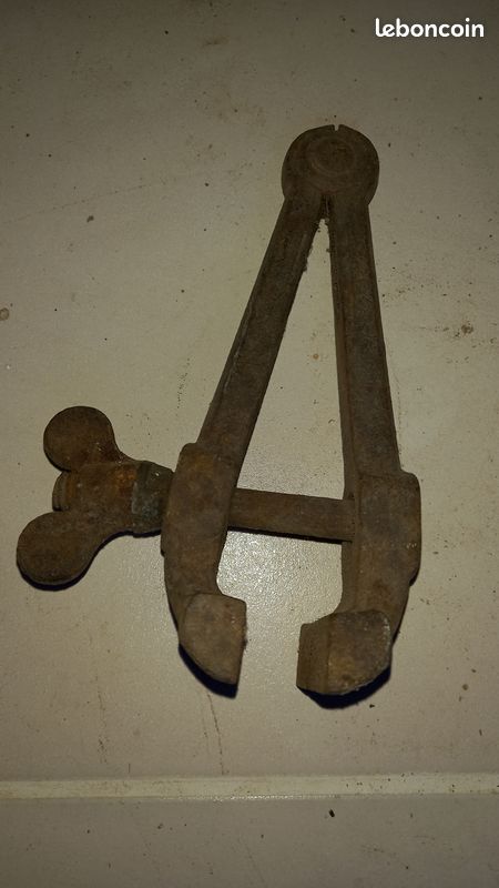 Etau a main (image 1)
