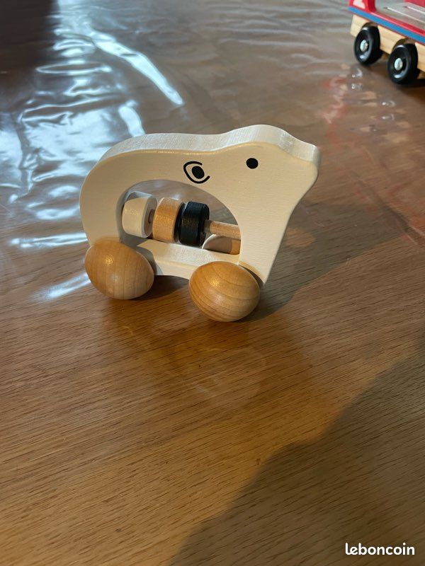 Ours roulant hochet en bois (image 2)