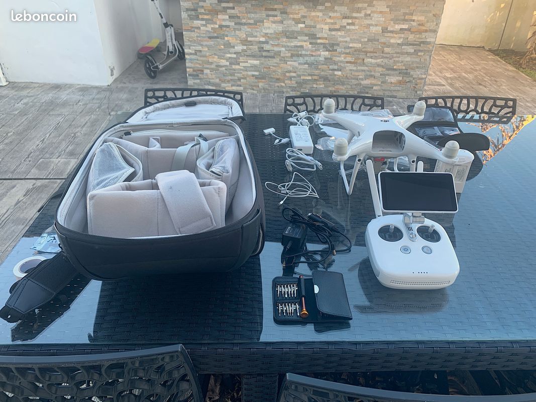DJI Phantom 4 Pro V2 – Drone NEUF + accessoires – pack complet (image 1)
