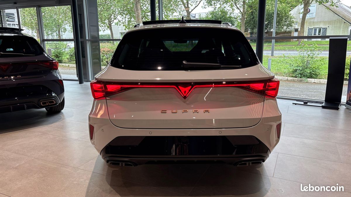 CUPRA Leon Sportstourer 1.5 eTSI Hybrid 150 ch DSG7 V (image 4)