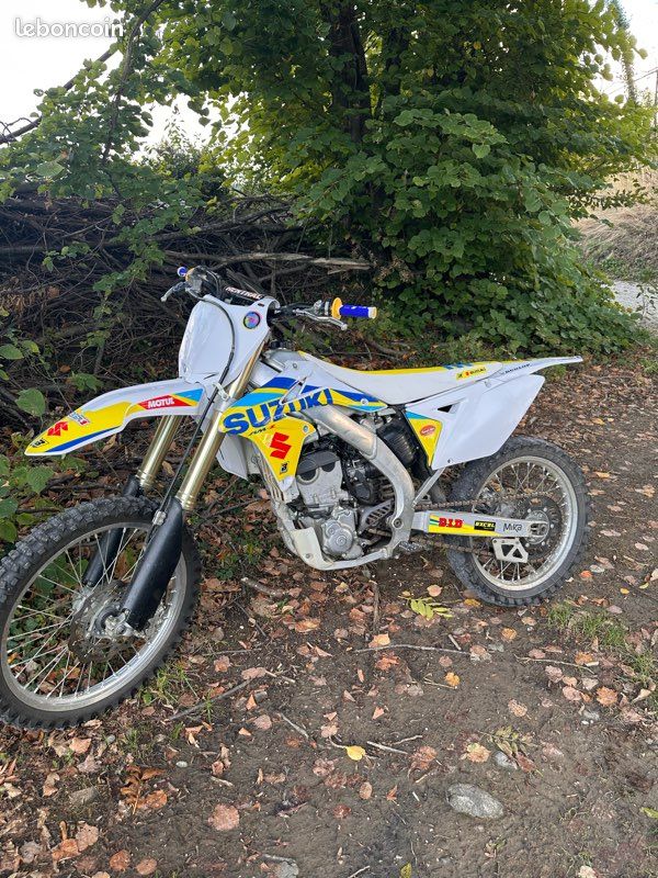 250rmz 2016 vendre ou échange (image 2)
