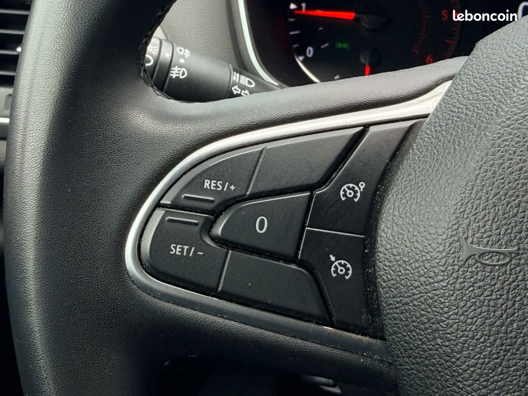 Renault MEGANE IV 1,5 DCI / SUIVIE ET ENTRETENUE / (image 11)