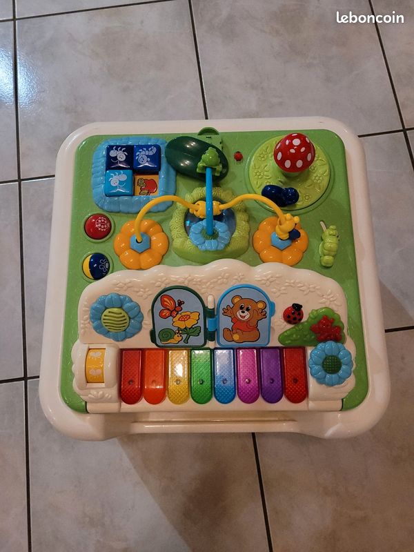 Table d'activités bébé (image 1)