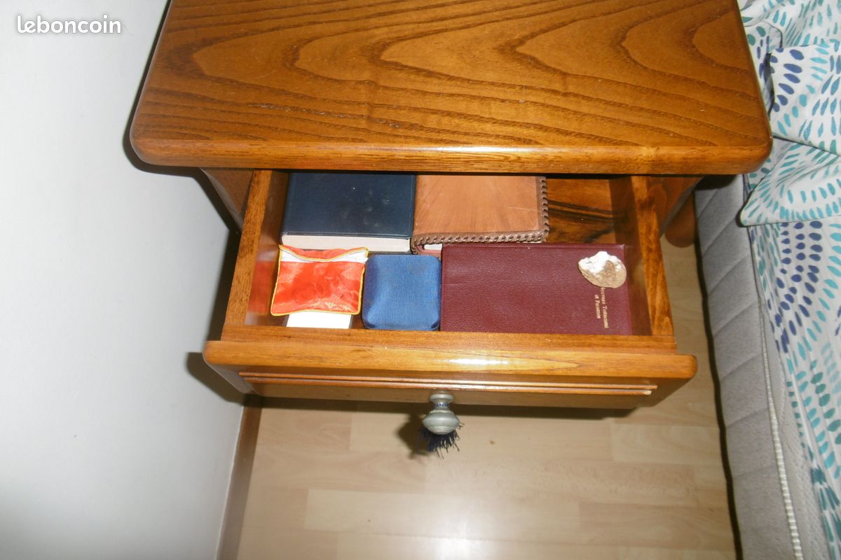 Table de chevet (image 2)