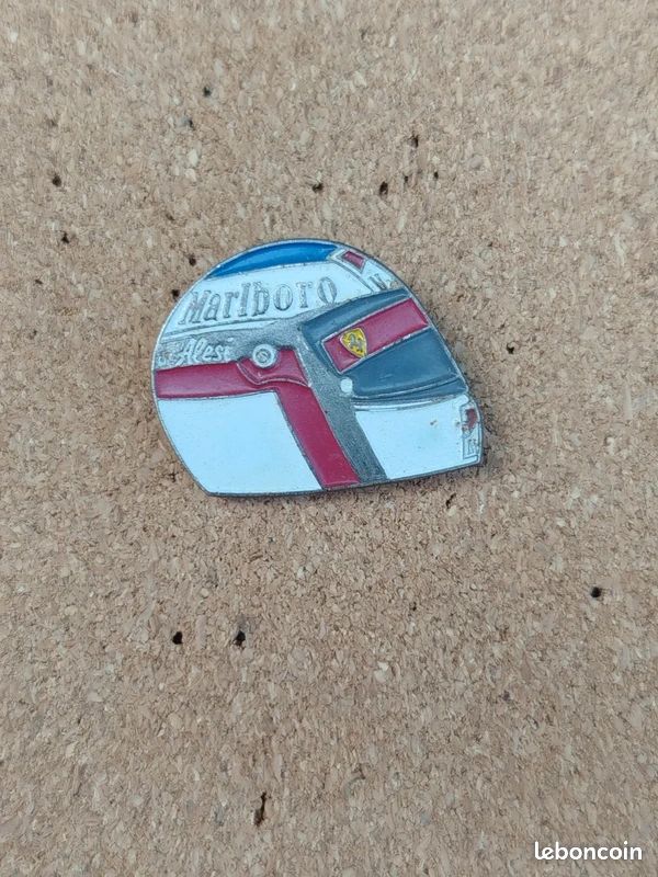 Pin's publicitaire vintage Casque Formule 1 Jean Alesi Marlboro Années 90 Bon état (image 1)