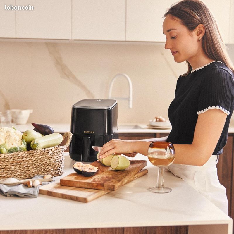 NEWLUX - Friteuse sans huile 2 l Air Power V20 (1200 W) avec 8 programmes et panneau LED tactile. Friteuse à air 2 l (jusqu'à 230 ℃) pour 2 personnes avec application de recettes sans PFOA | Noir (image 3)