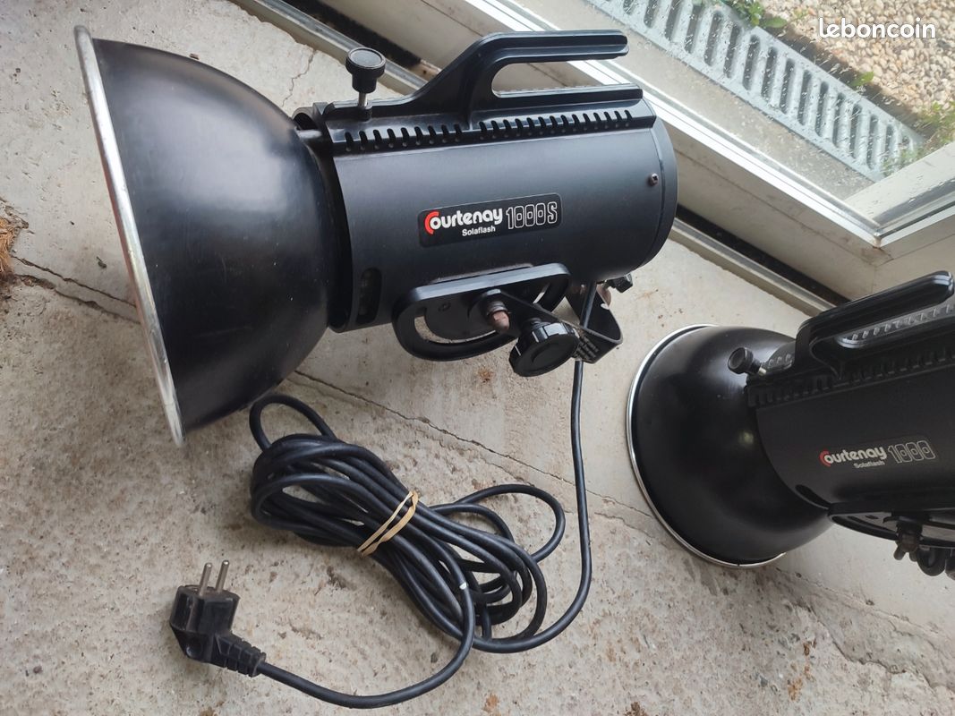 COURTENAY COLORFLASH 4 STUDIO FLASH HEAD TESTED & WORKING with STAND & ACCs