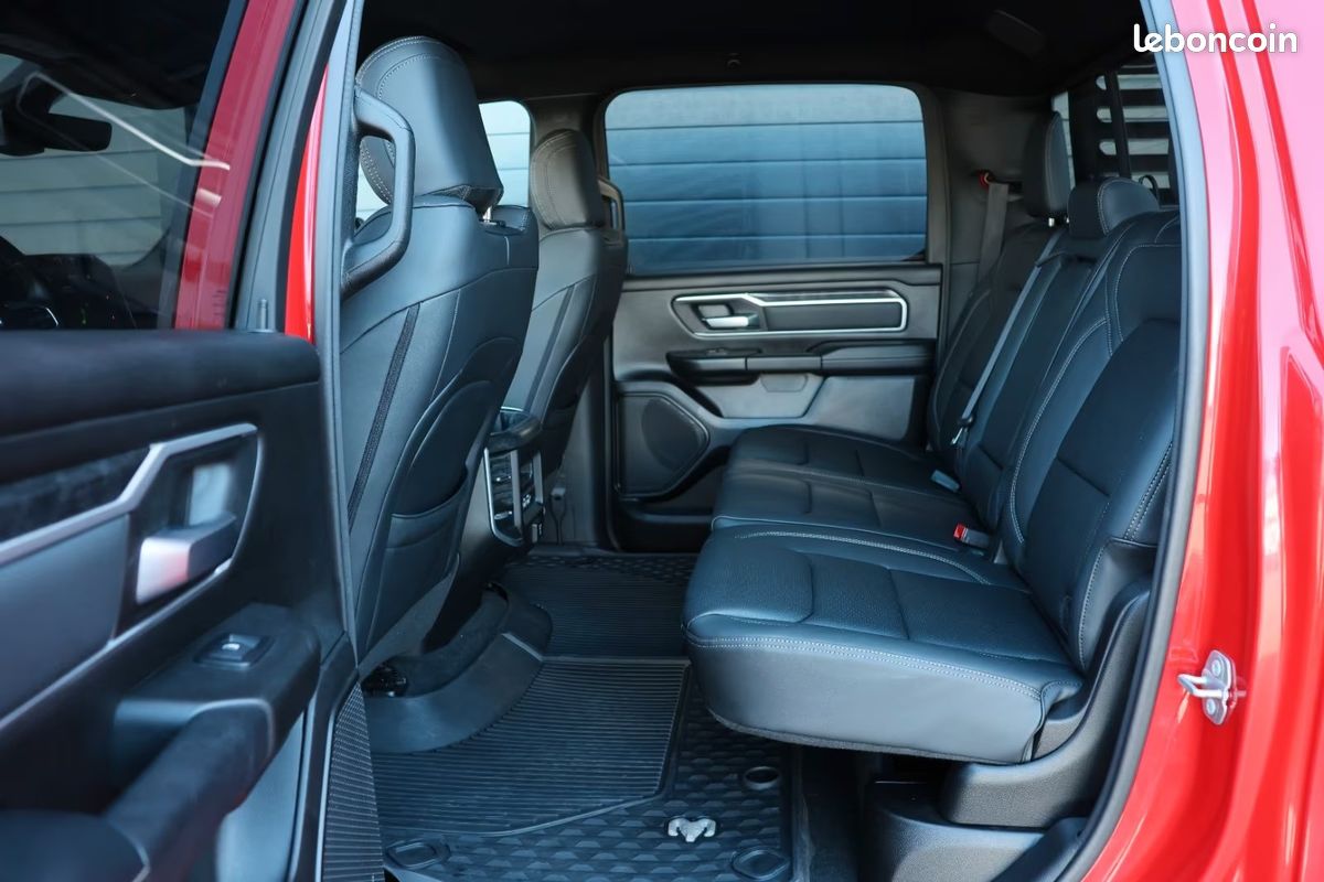 Dodge RAM 1500 Big Horn 5.7 V8 HEMI eTorque 396 ch – BVA – 4x4 – CarPlay – Caméras – R22 (image 10)