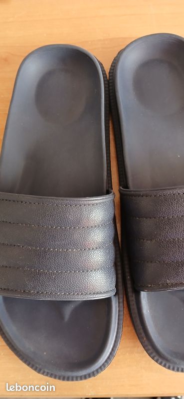 Claquettes homme neuves (image 1)