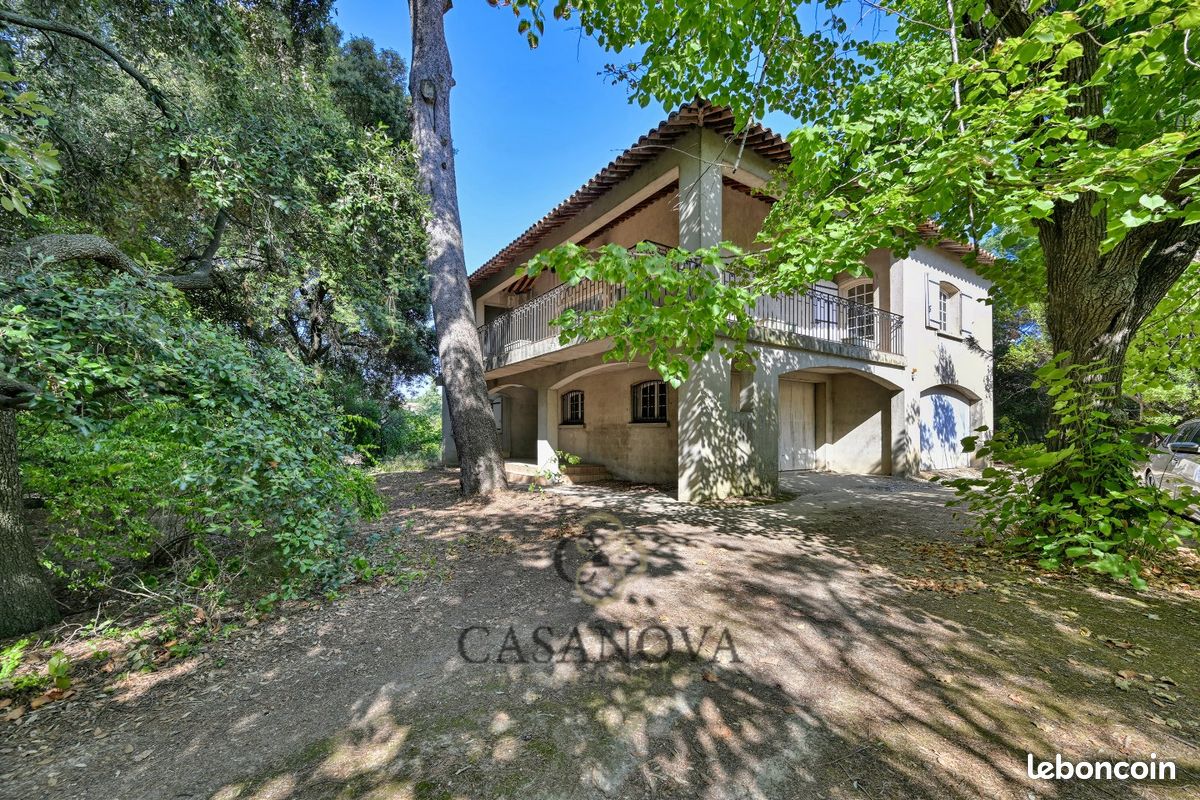 Maison 7 pièces 250 m² · à Montpellier · 250 m² · 1 050 000 €